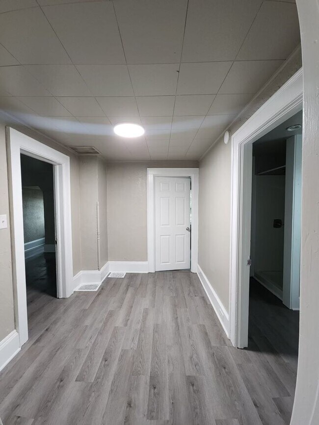 Foto del edificio - 702 S Commercial St