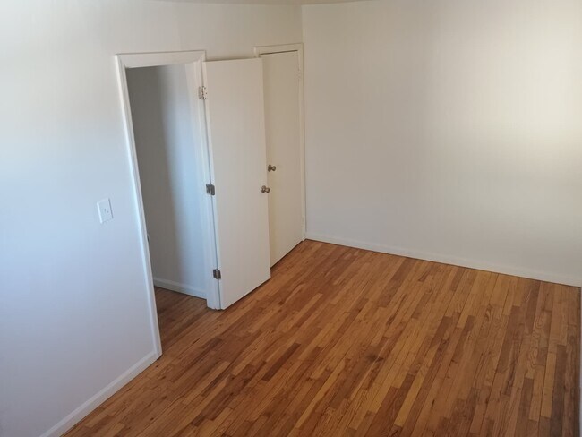 Foto del edificio - 37 Reservoir Ave