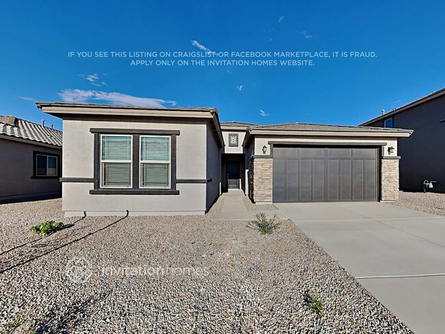 Building Photo - 18099 N Lakeside Ct
