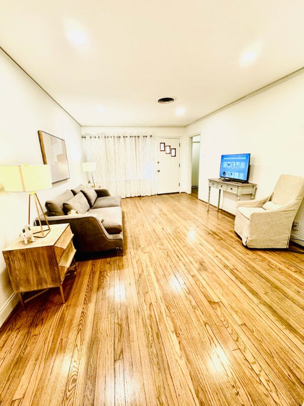 Foto del edificio - 4017 Osby Dr