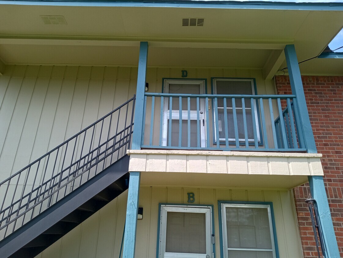 Primary Photo - 8246 Ned Ave