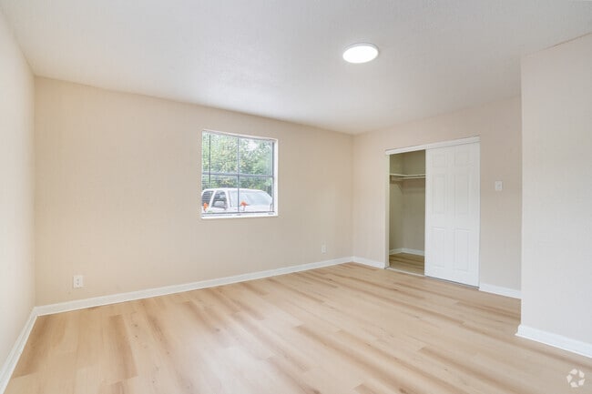 1BR, 1BA - 816SF - Bedroom - Courtyard Estates