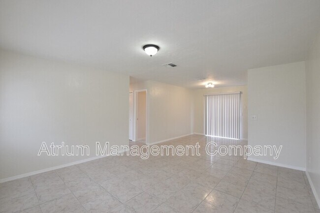 Building Photo - 1500 Coronet Dr
