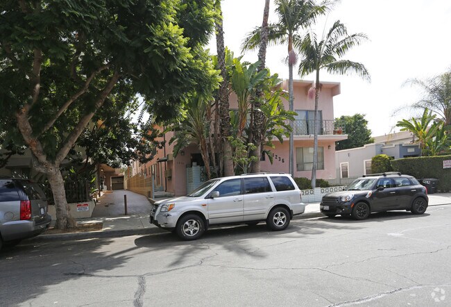 Edificio - 1236 N Ogden Dr