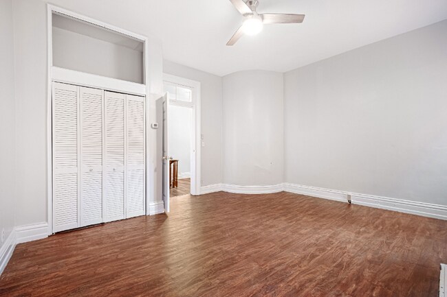 Foto del edificio - 1033 S Brook St