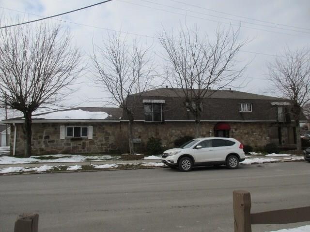 Side View - 318 Main St