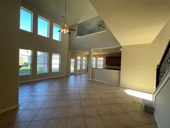 Building Photo - 714 Adowa Spring Loop