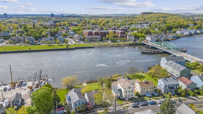 Foto del edificio - 3 br, 2 bath House - 624 Quinnipiac Avenue...