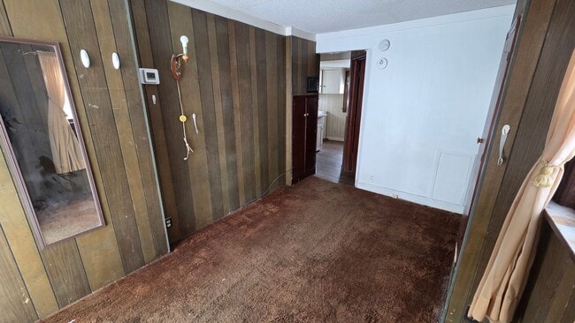 Building Photo - Affordable studio