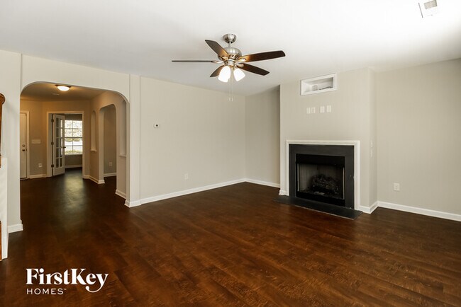 Foto del edificio - 5903 Landerwood Dr