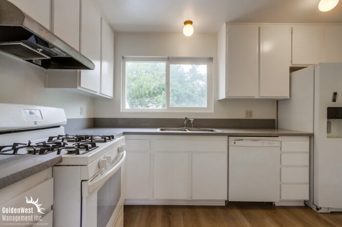 Foto principal - Remodeled Single Story 3Bdm 2Ba in Lovely ...
