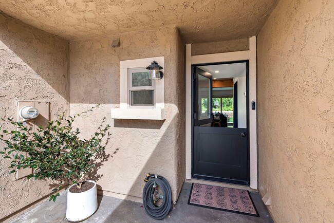 Building Photo - 169 Avenida Adobe