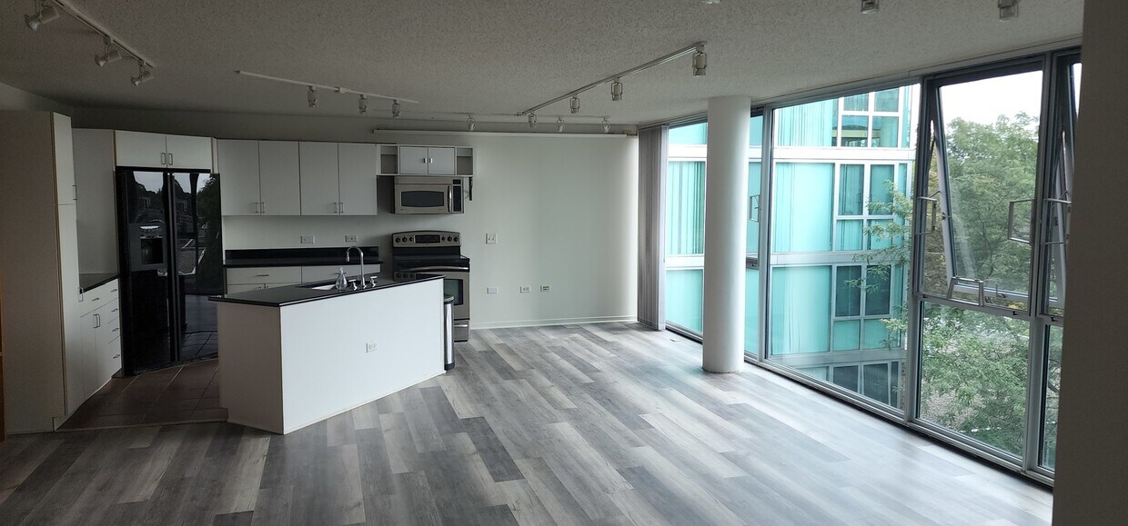 Foto principal - 3115 S Michigan Ave