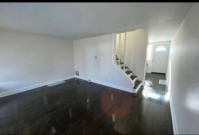 Foto del edificio - 113 E 37th Pl