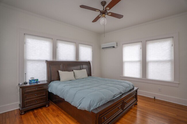 Foto del edificio - Large Furnished Home for Monthly Rental