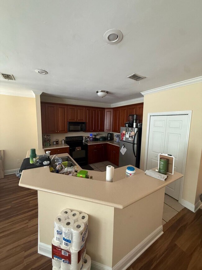 Building Photo - Modern & Spacious 3BR/2.5BA Condo with Stunning Primary Suite