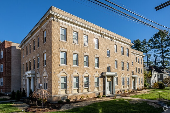 Side of building-843 Farmington Avenue - 843 Farmington