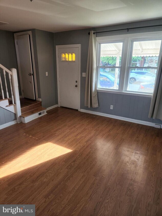 Foto principal - 4417 Newport Ave