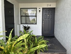 Building Photo - 1284 S Military Trail