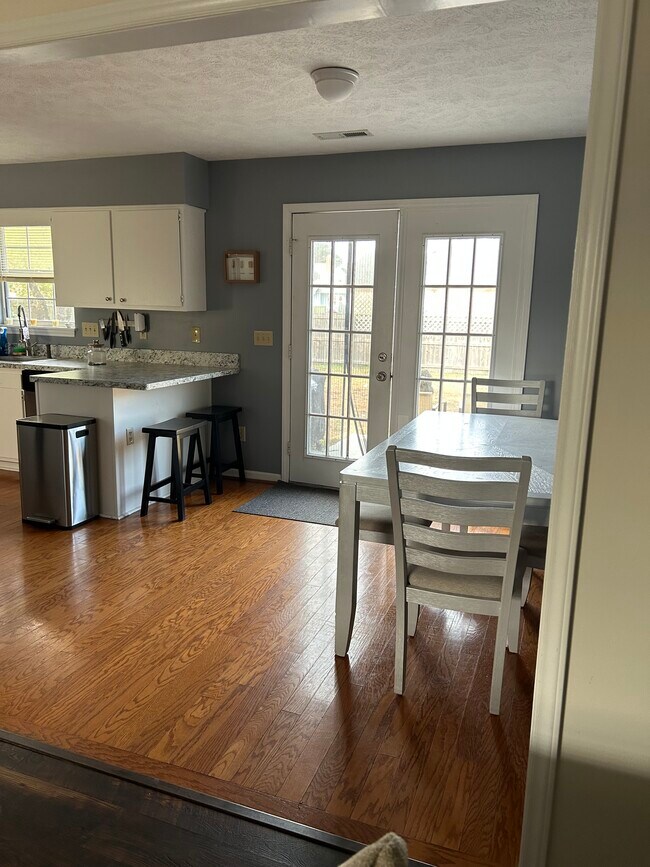 Foto del edificio - 1505 Setter Ln