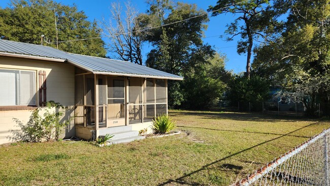 Building Photo - 2510 Carr St