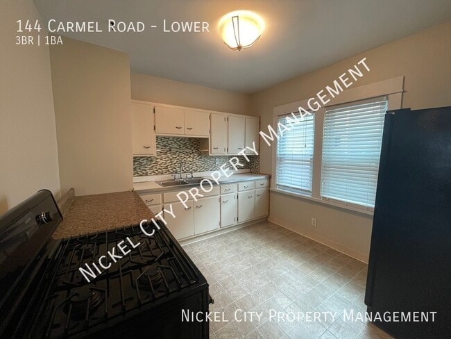 Foto del edificio - 144 Carmel Rd