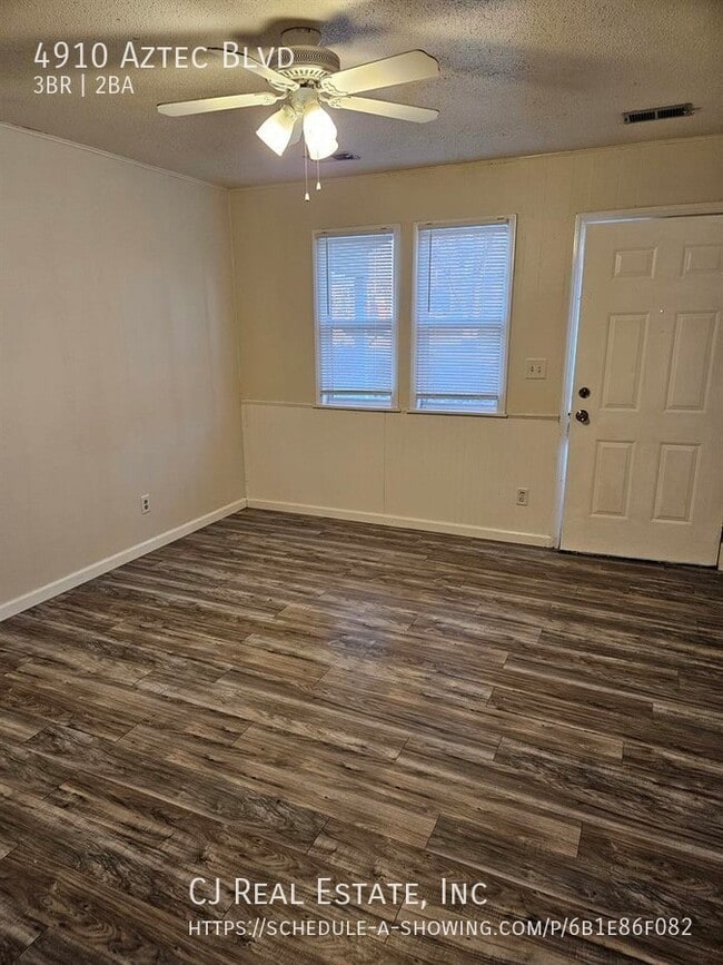 Foto del edificio - 4910 Aztec Blvd