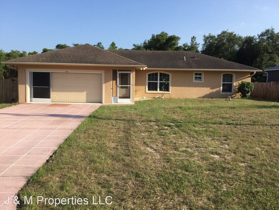 Primary Photo - 3 br, 2.5 bath House - 2421 Omaha Dr