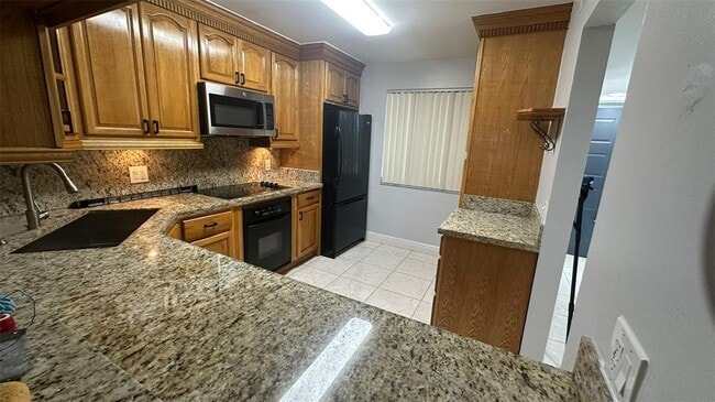 Building Photo - 16551 Blatt Blvd