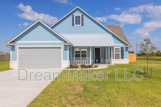 Building Photo - 3141 SE 35th St