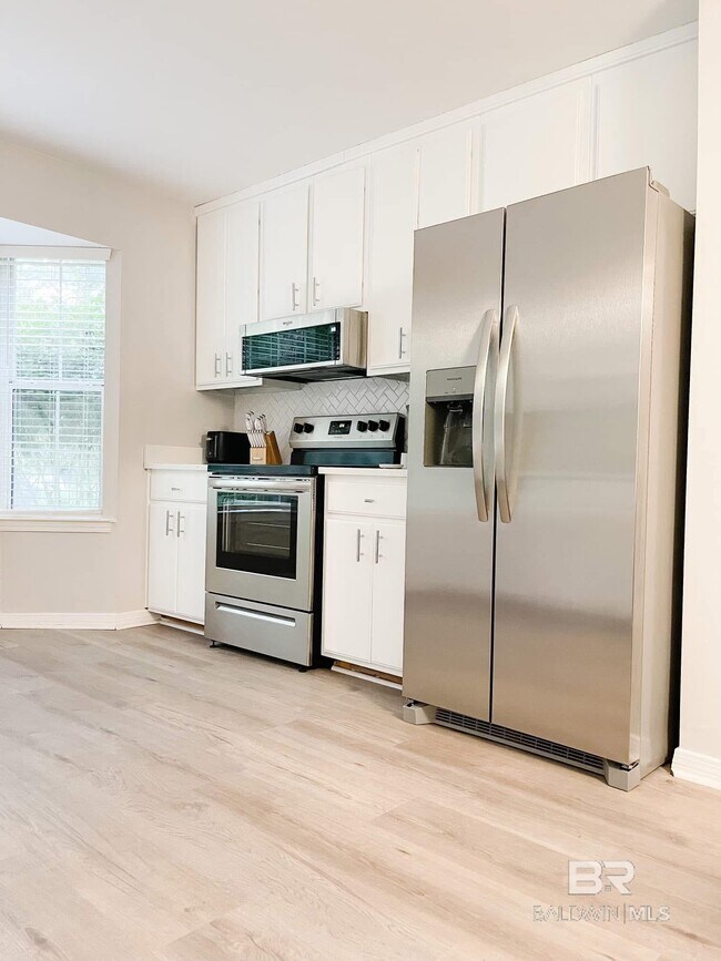 Building Photo - 3 Twin Echo Ct