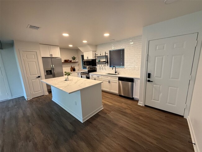 Building Photo - 4111 Beran Dr