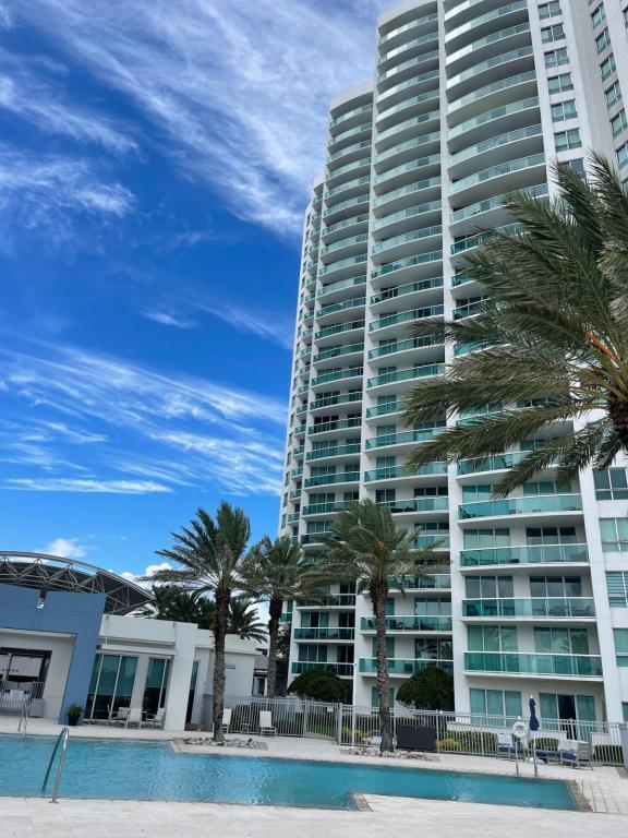 Foto del edificio - 241 Riverside Dr