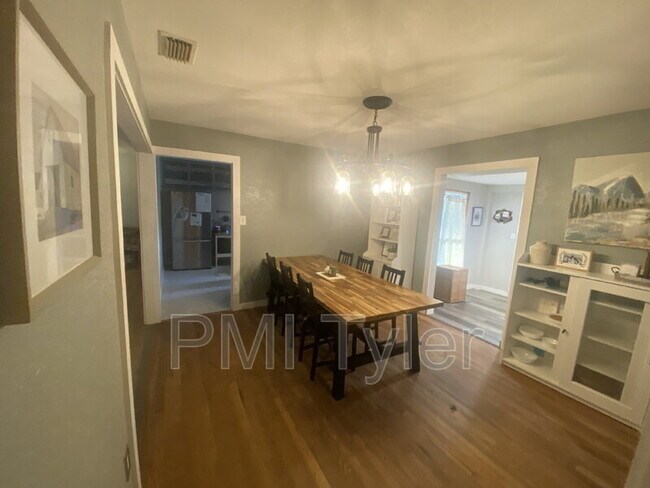 Foto del edificio - 12624 Coleman St