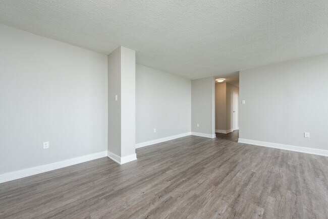 Photo du bâtiment - 220 Steeles Avenue West