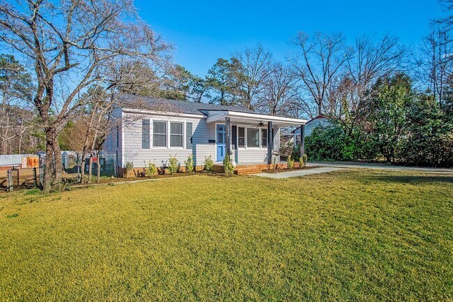 Building Photo - Cozy Updated Home