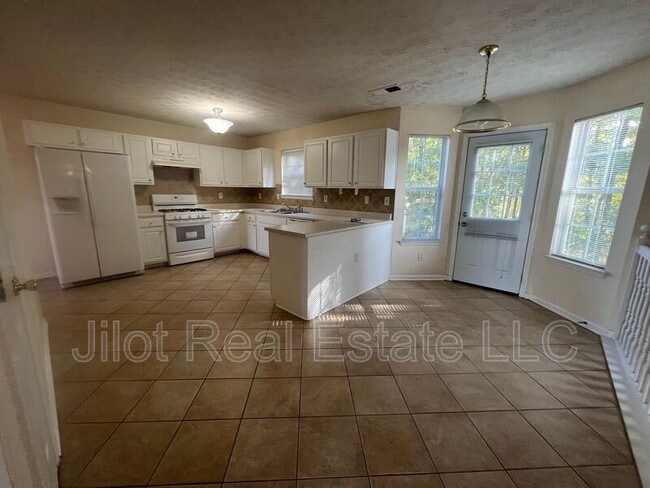 Foto del edificio - 1640 Bennett Dr