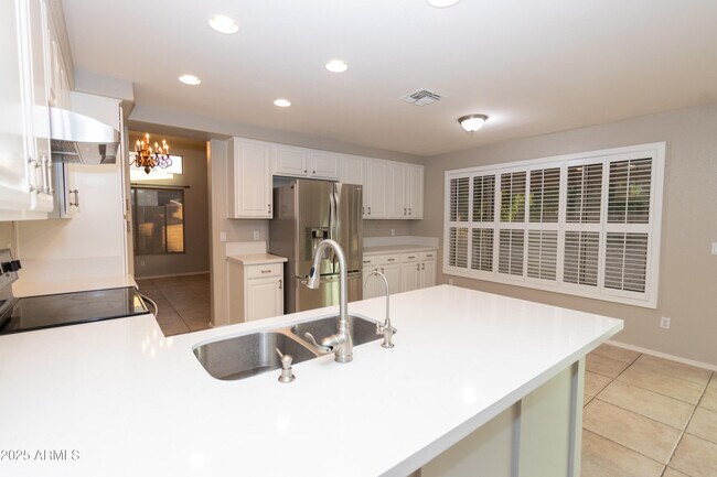 Foto del edificio - 2388 S Sycamore Pl