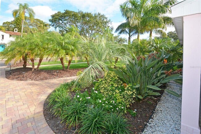 Foto del edificio - 7020 Mango Ave S