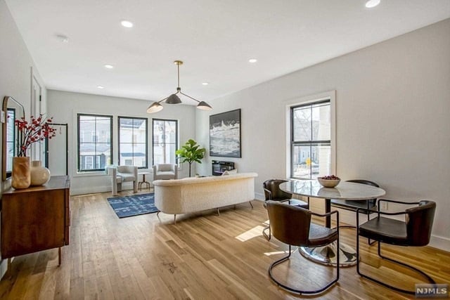 Building Photo - 77 Clerk St