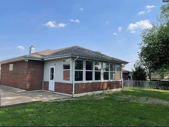 Building Photo - 2326 Fairy Bell Dr