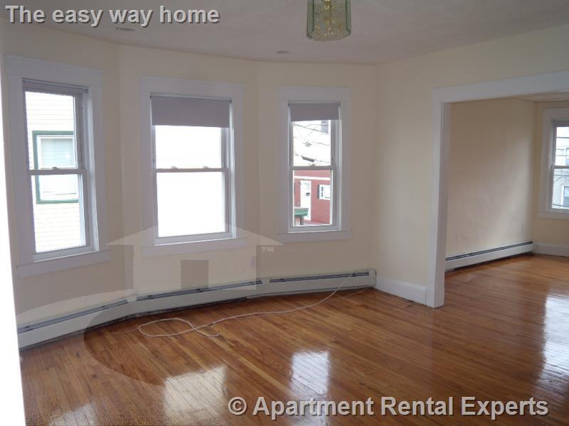 Primary Photo - 109 Perkins St