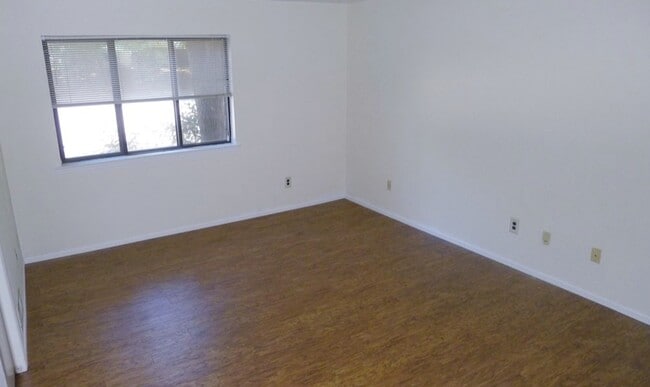 Foto del edificio - 2212 Old Stone Mill Dr