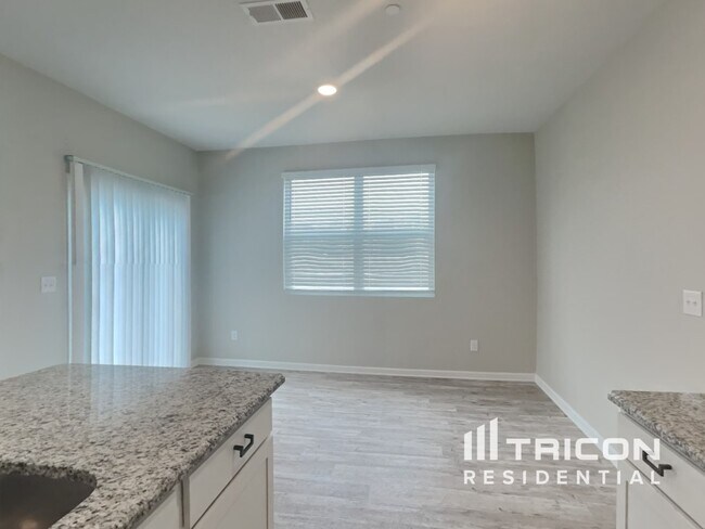 Building Photo - 353 Victory Cir