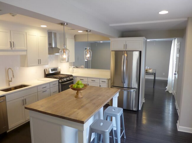 Foto del edificio - 2800 Garden Ln