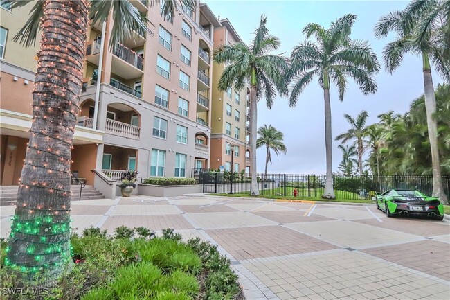 Foto del edificio - 2825 Palm Beach Blvd