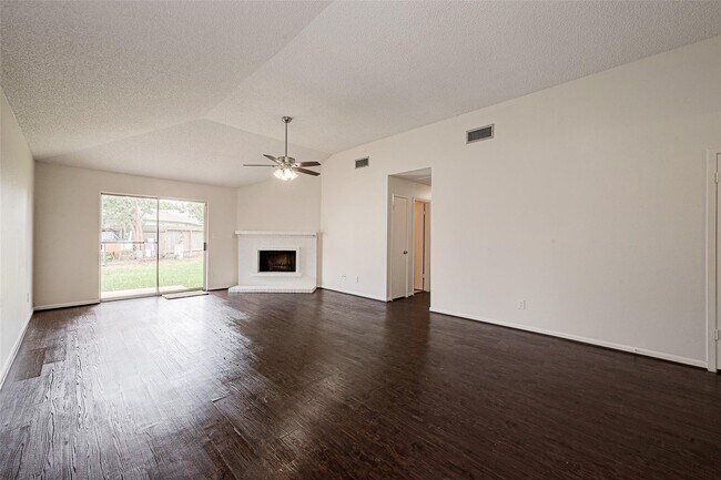 Building Photo - 6623 Stonechase