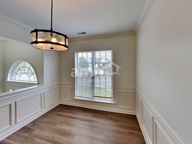 Building Photo - 5016 Saunders Ter