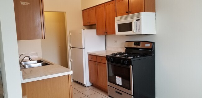 Foto del edificio - 8641 W Foster Ave