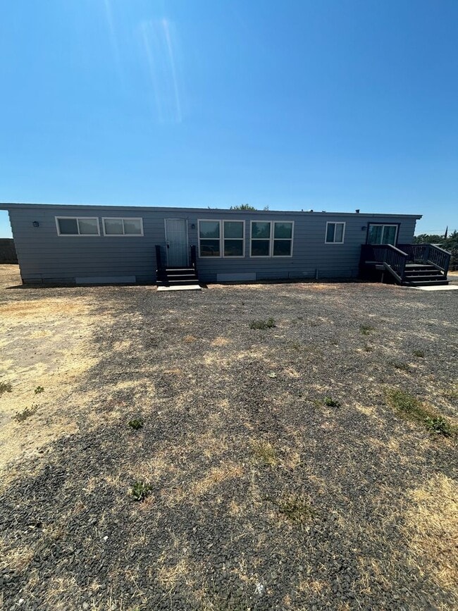 Building Photo - 12430 Lancaster Rd